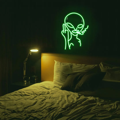 Rökande Alien 5V USB LED Ljusskylt - Prisvärd