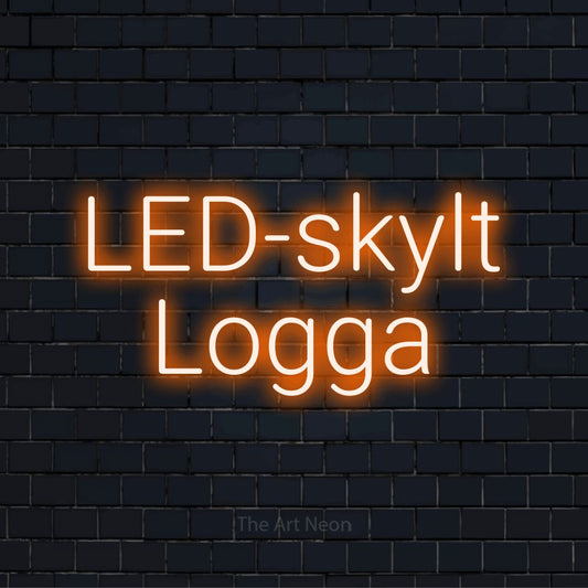 Personlig neonskylt med texten “LED-skylt Logga” på en svart tegelvägg