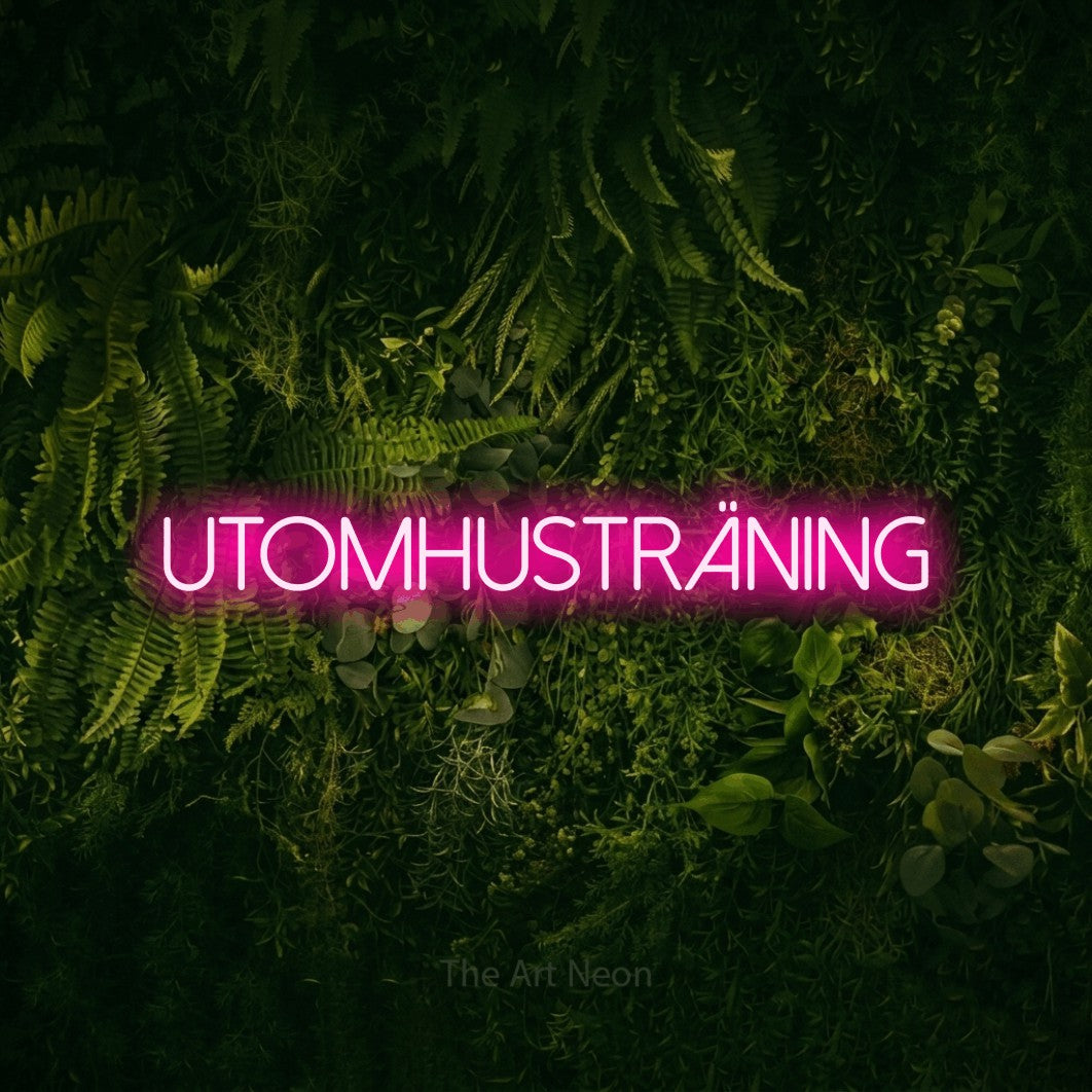 LED neon sign reading “Utomhusträning”, arranged in a single line.