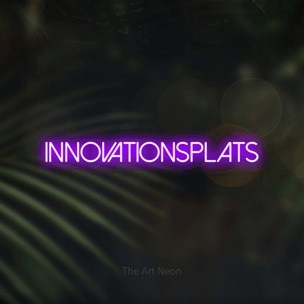 LED neon sign reading “INNOVATIONSPLATS”, arranged in a single line.