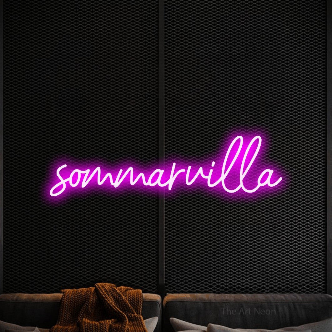 LED neon sign reading “sommarvilla”, arranged in a single line.