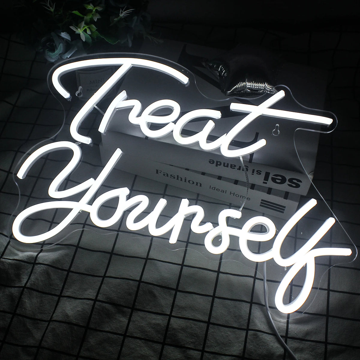 Treat Yourself – LED-neonskylt (5 V USB)