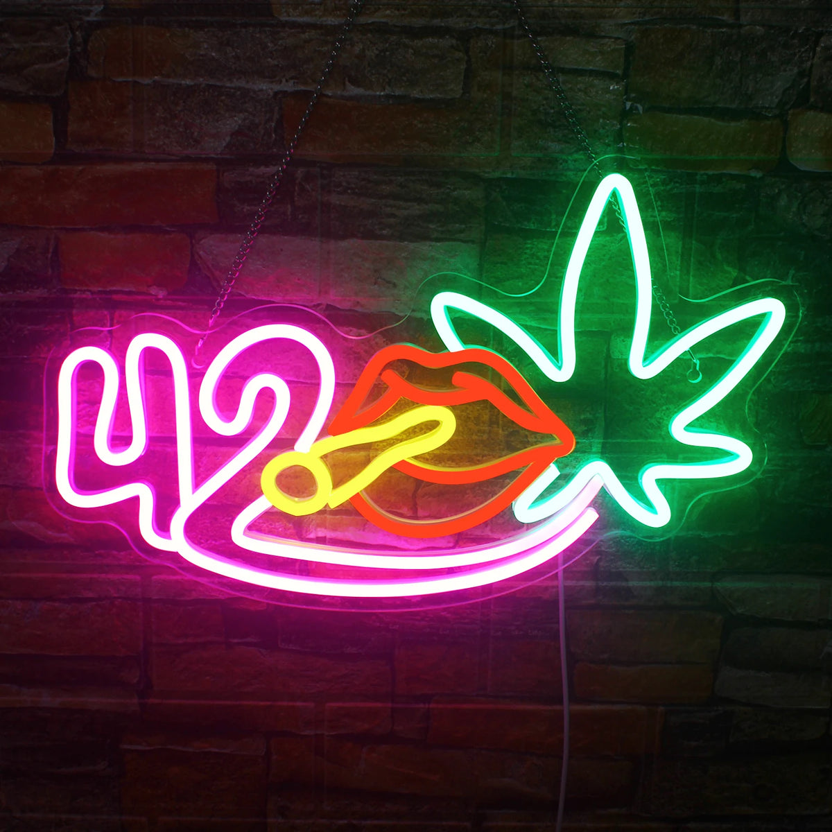 Bilden har en handgjord LED-neonskylt som visar ett livligt grönt blad tillsammans med en stiliserad cigarrgrafik.