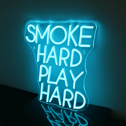 Smoke Hard Play Hard 5V USB LED Ljusskylt - Prisvärd