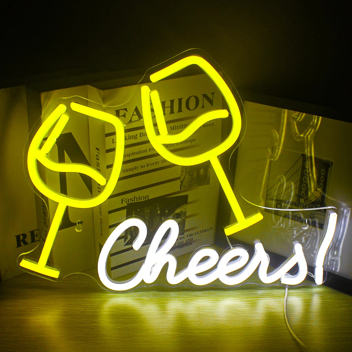 Cheers! – Skålande vinglas – LED-neonskylt (5 V USB)