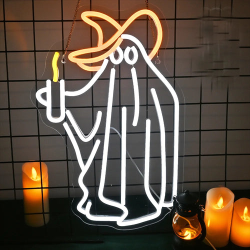 Bilden har en livlig Ghost LED neonskylt.