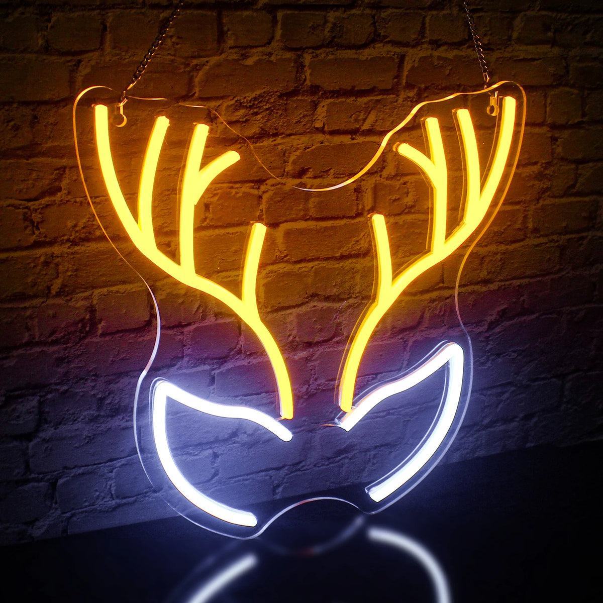 Bilden har en levande "Merry Christmas" LED neonskylt.