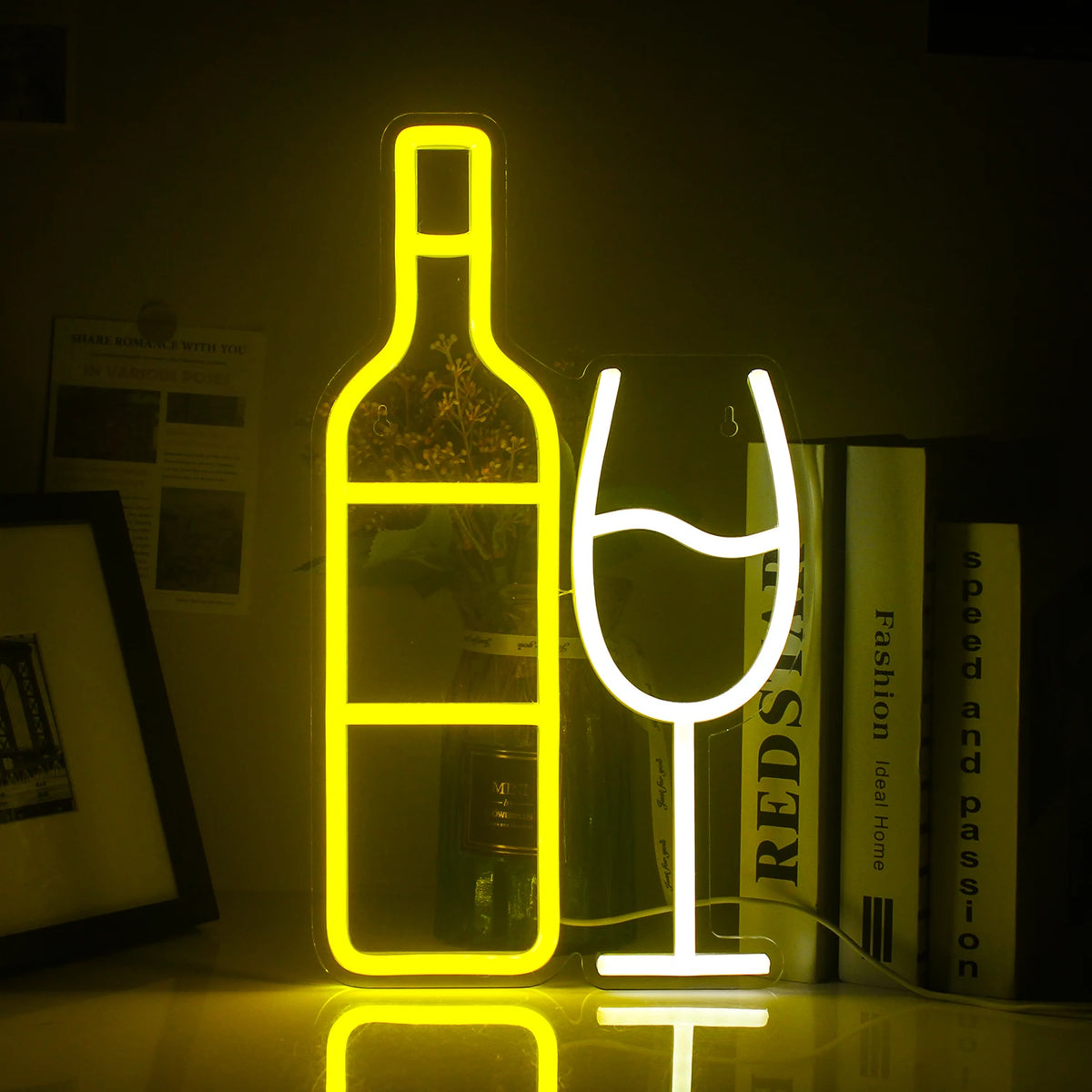 En elegant Champagne BAR LED neonskylt med ljusa, glödande bokstäver i ett livligt teckensnitt.