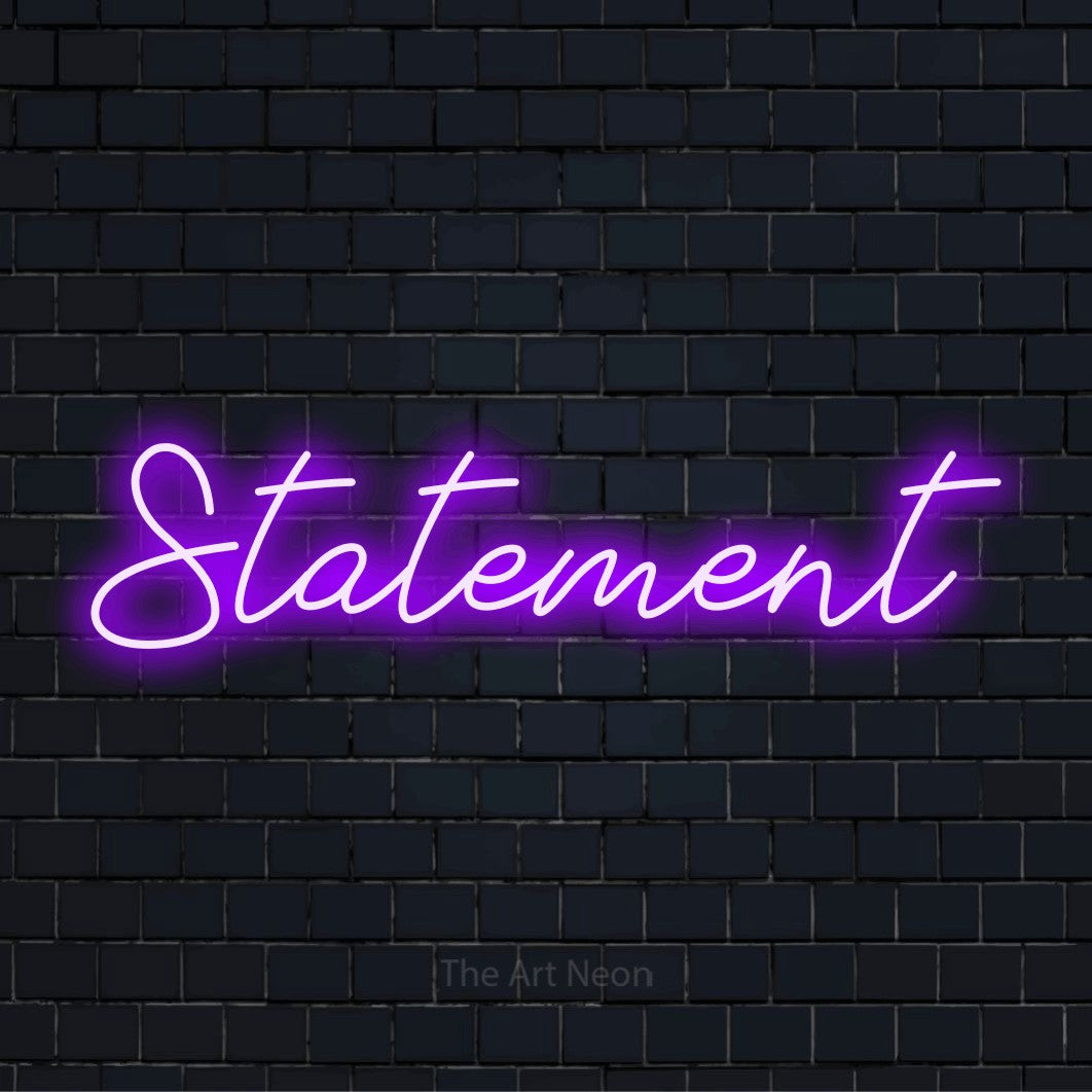 LED-Neonschild mit dem Text „Statement“ auf dunkler Ziegelwand